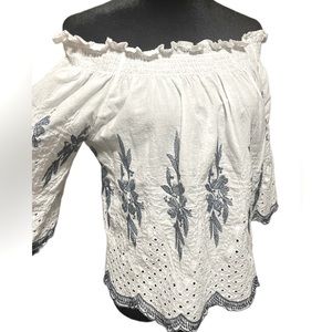 Vivid Importers by NY off the shoulder peasant top. Size L.